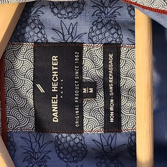 DANIEL HECHTER Men's short sleeve dress shirt in size medium - Picture 2 of 4